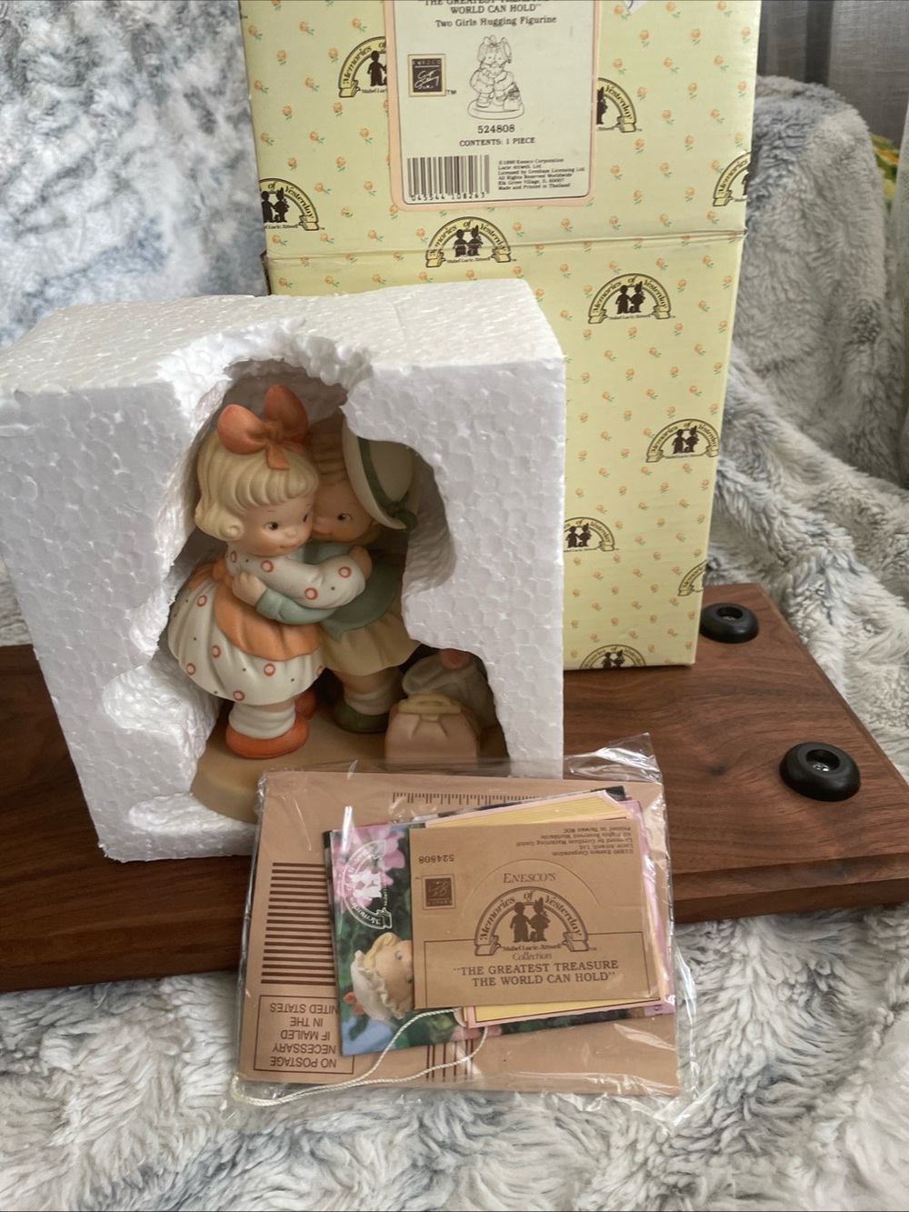 Enesco Pastel Cream, Peach & Mint Hugging Children Figurine - Picture 9 of 10